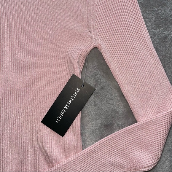 Turtle neck NEW sweater - Picture 4 of 5